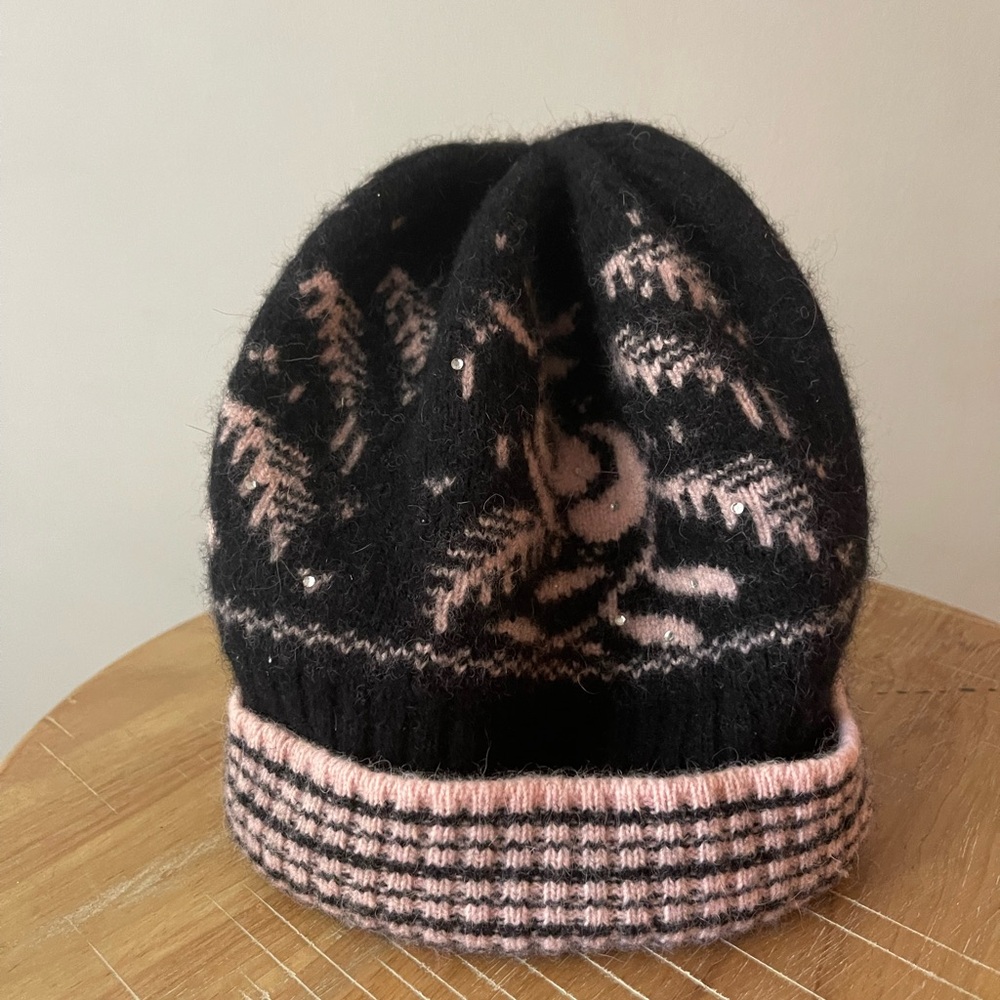 Wool Woman’s Beanie Hat With Speaking Stones Black And Pink One Size